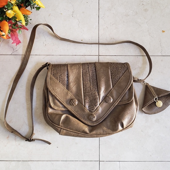 Vintage leather buttoned crossbody purse/bag - Picture 1 of 8